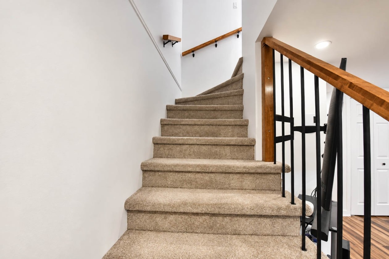 Escalier — 3970, Boul. St-Laurent, Sainte-Catherine, J5C2A9, Sainte-Catherine