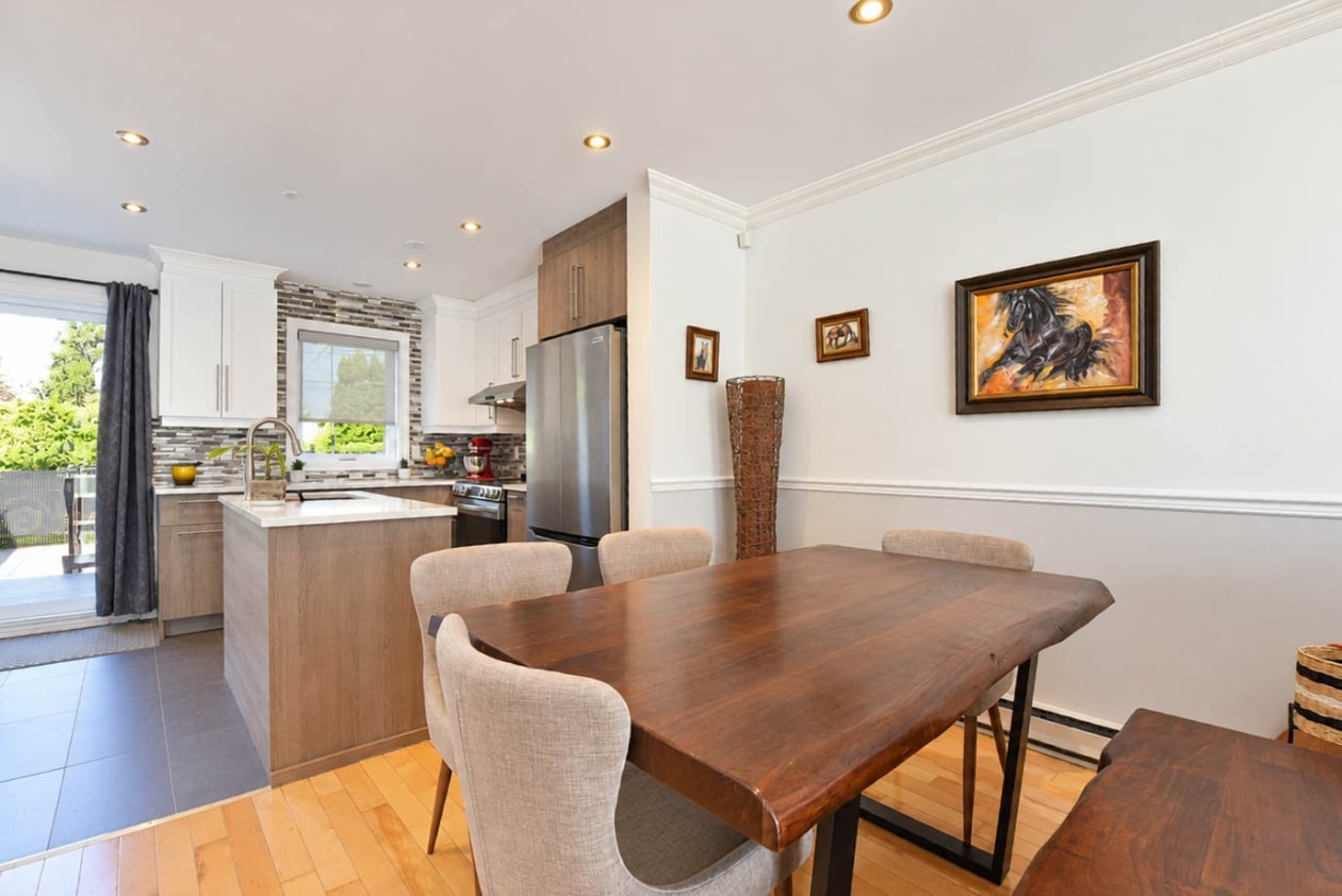Salle à manger — 3970, Boul. St-Laurent, Sainte-Catherine, J5C2A9, Sainte-Catherine