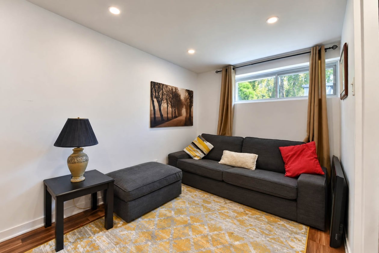 Salle familiale — 3970, Boul. St-Laurent, Sainte-Catherine, J5C2A9, Sainte-Catherine