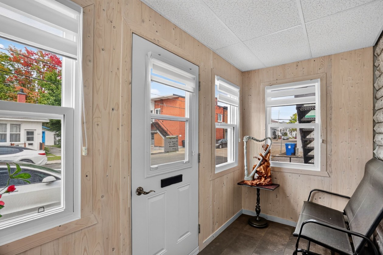 Hall d'entrée — 535 - 537 112e Rue, Shawinigan