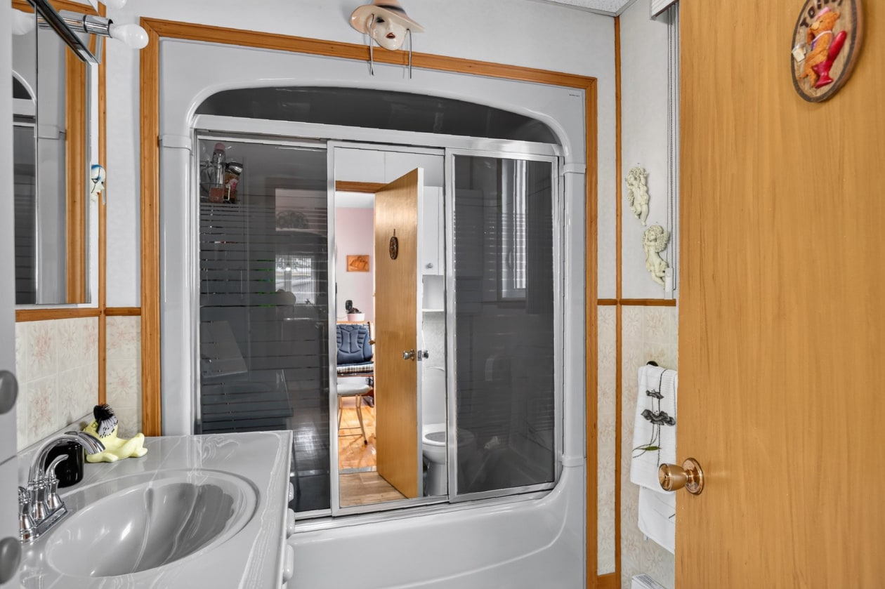 Salle de bains — 535 - 537 112e Rue, Shawinigan