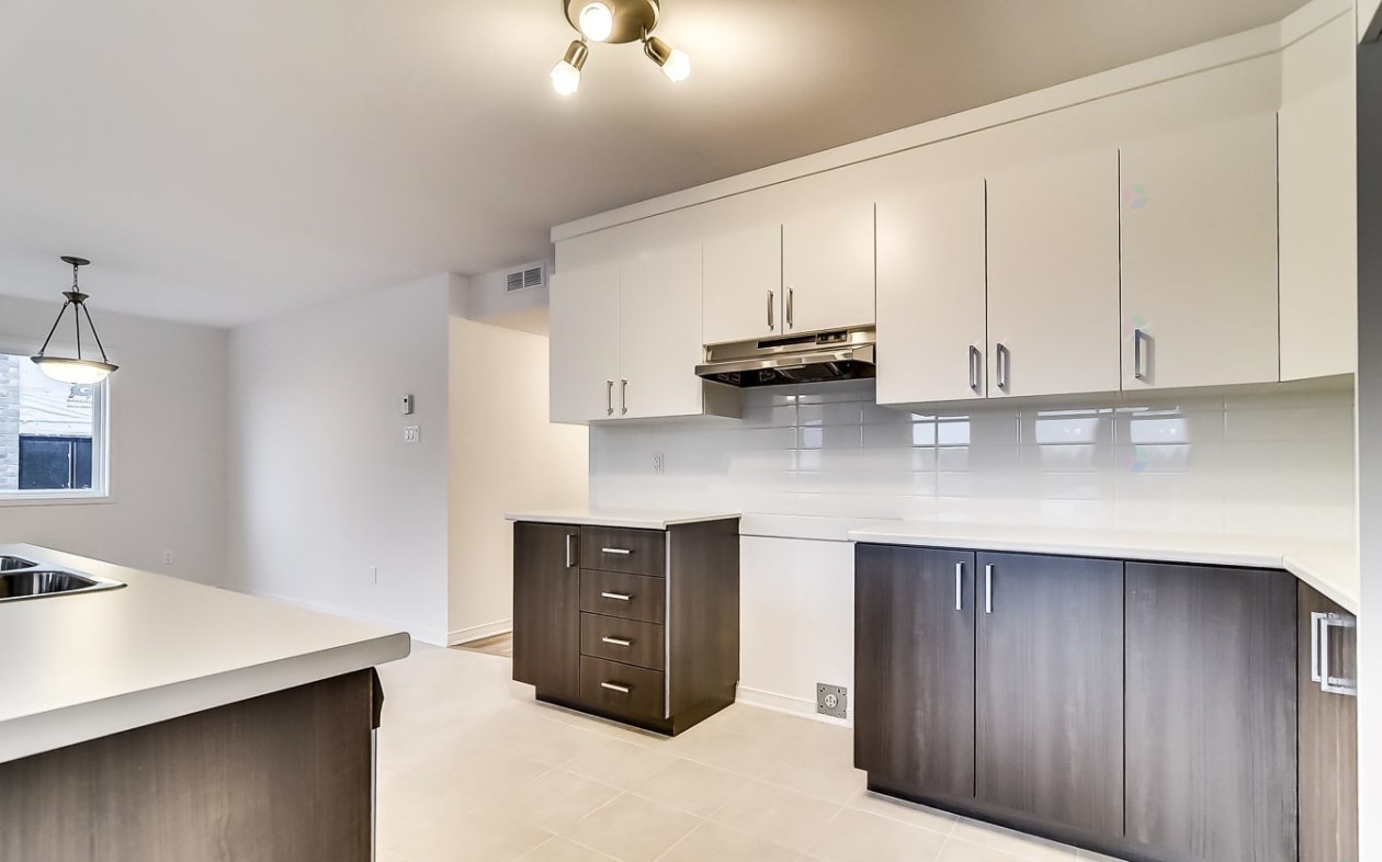 Photo 9 — 10 Rue Seto, Gatineau