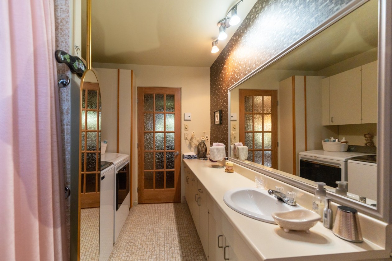 Salle de bains — 3913, Rue de Poitiers, Saguenay (Jonquière), G7X8A9, Saguenay (Jonquière)