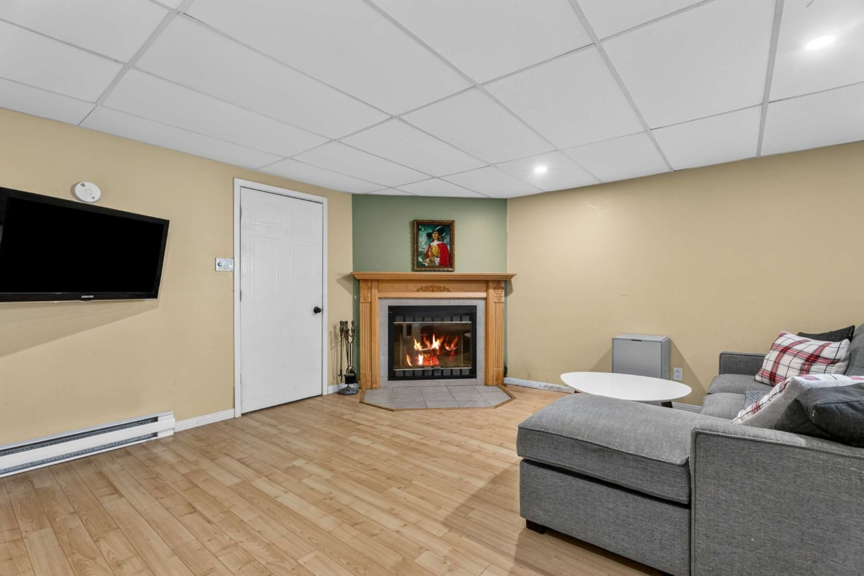 Salle familiale — 128, Rue de l'Île-aux-Fraises, Terrebonne (Lachenaie), J6W6C2, Terrebonne (Lachenaie)