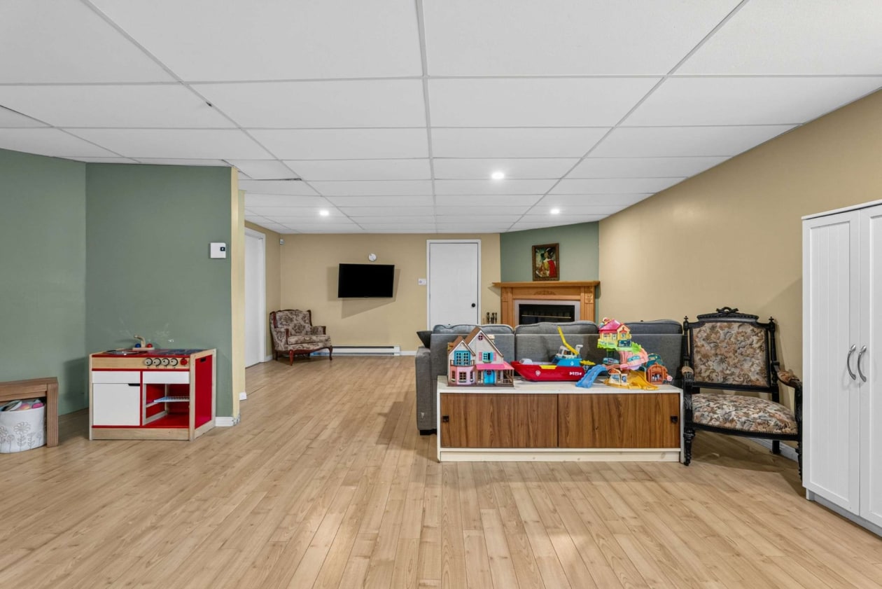 Salle familiale — 128, Rue de l'Île-aux-Fraises, Terrebonne (Lachenaie), J6W6C2, Terrebonne (Lachenaie)