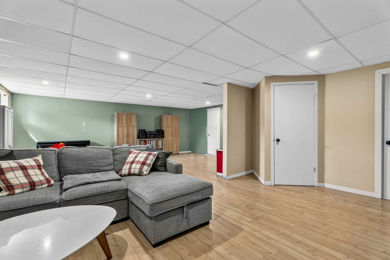 Salle familiale — 128, Rue de l'Île-aux-Fraises, Terrebonne (Lachenaie), J6W6C2, Terrebonne (Lachenaie)