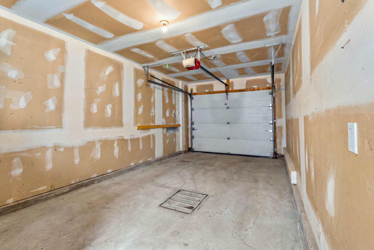 Garage — 128, Rue de l'Île-aux-Fraises, Terrebonne (Lachenaie), J6W6C2, Terrebonne (Lachenaie)