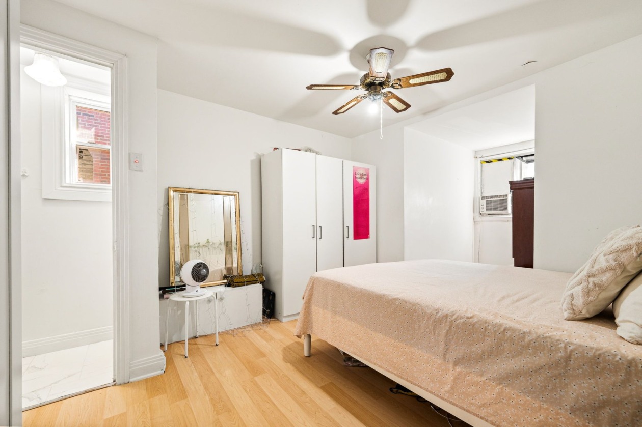 Chambre à coucher — 8645, Av. d'Outremont, Montréal (Villeray/Saint-Michel/Parc-Extension), H3N2M9, Montréal (Villeray/Saint-Michel/Parc-Extension)