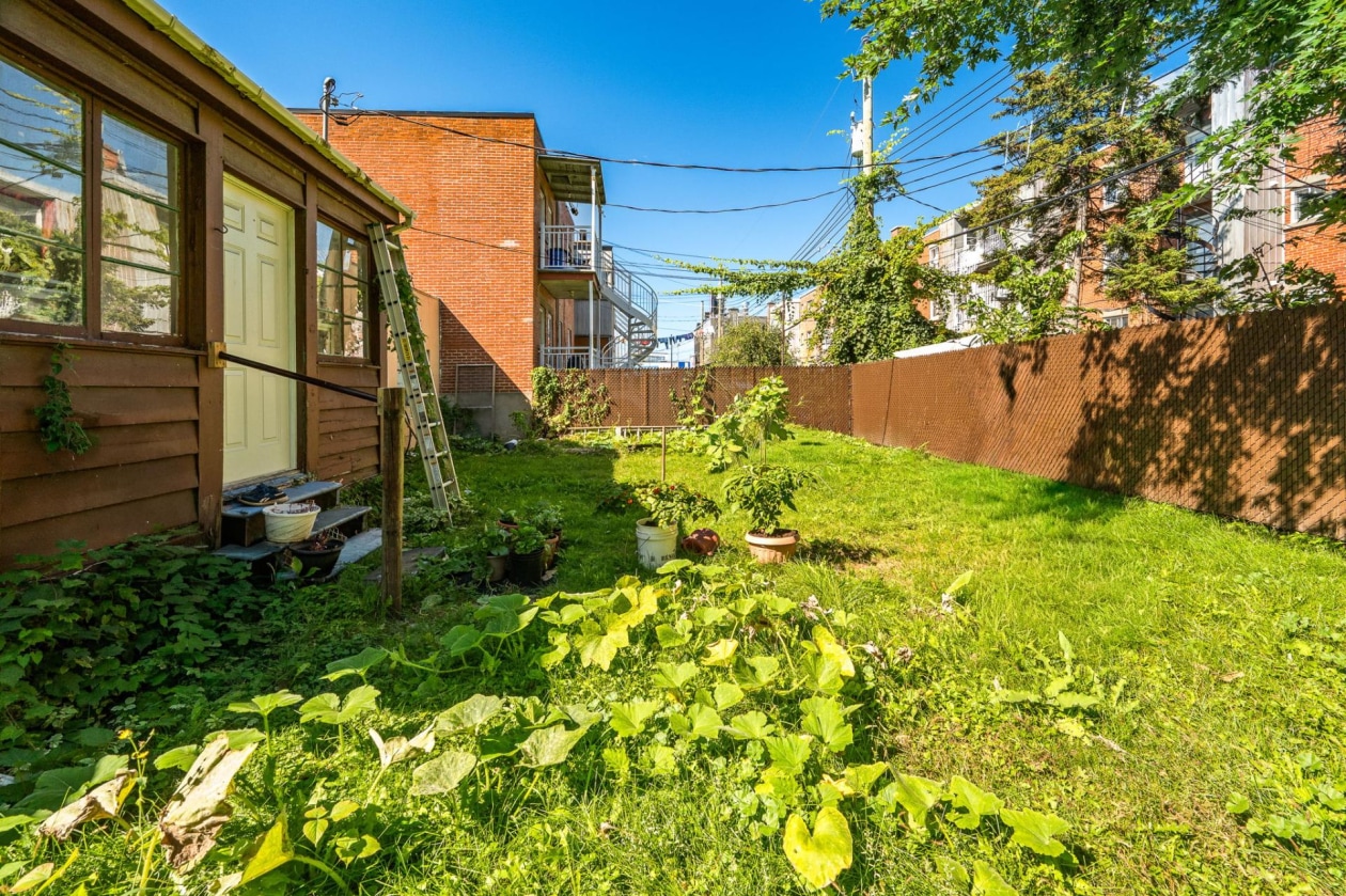 Cour — 8645, Av. d'Outremont, Montréal (Villeray/Saint-Michel/Parc-Extension), H3N2M9, Montréal (Villeray/Saint-Michel/Parc-Extension)