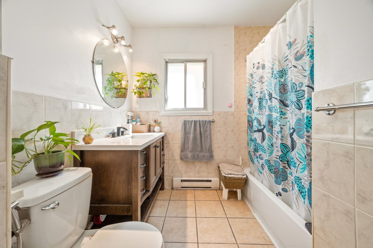 Salle de bains — 8645, Av. d'Outremont, Montréal (Villeray/Saint-Michel/Parc-Extension), H3N2M9, Montréal (Villeray/Saint-Michel/Parc-Extension)