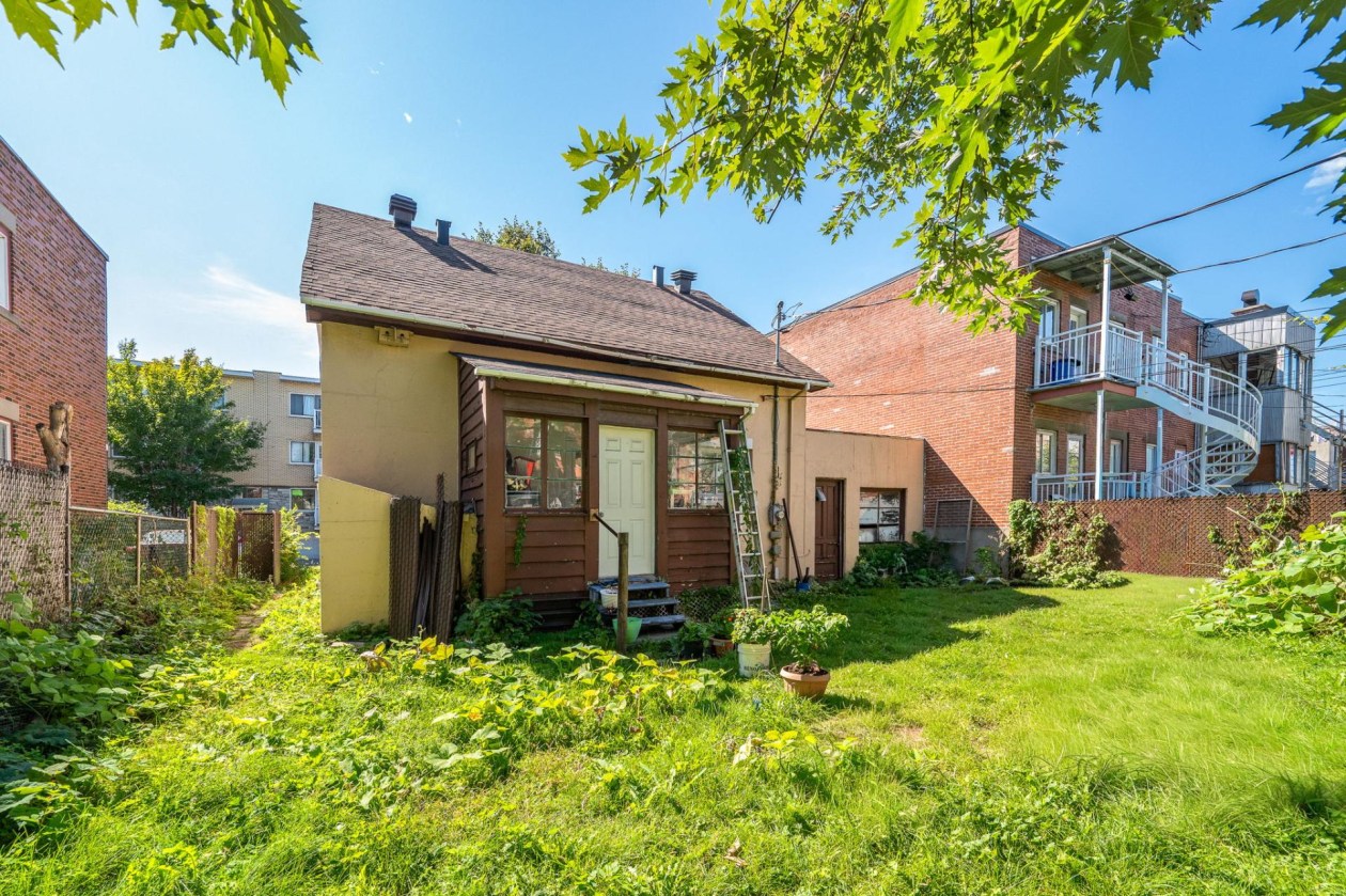 Cour — 8645, Av. d'Outremont, Montréal (Villeray/Saint-Michel/Parc-Extension), H3N2M9, Montréal (Villeray/Saint-Michel/Parc-Extension)