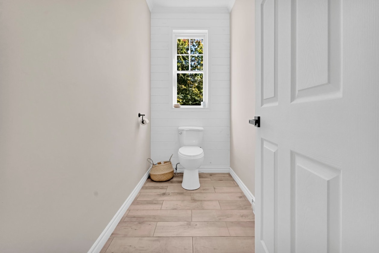 Salle de bains — 827 Av. Ste-Brigitte, Sainte-Brigitte-de-Laval