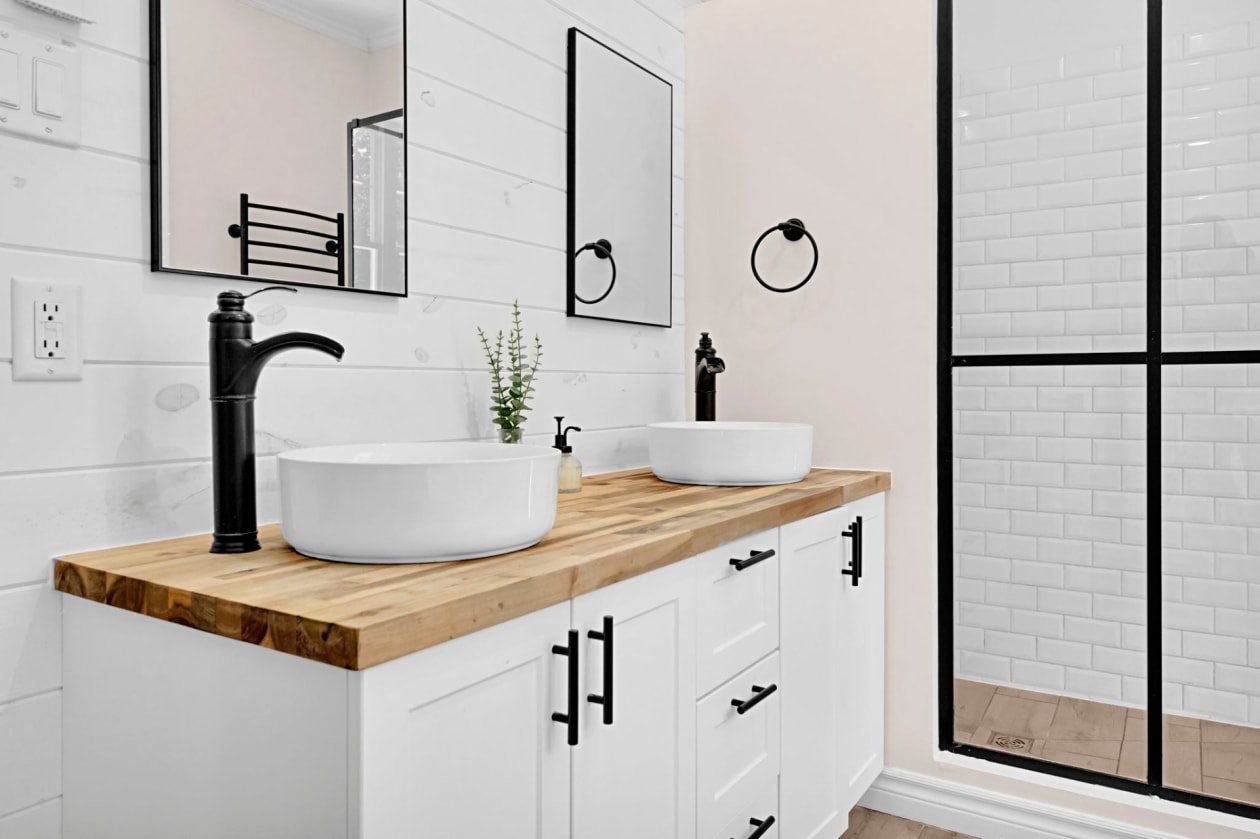 Salle de bains — 827 Av. Ste-Brigitte, Sainte-Brigitte-de-Laval