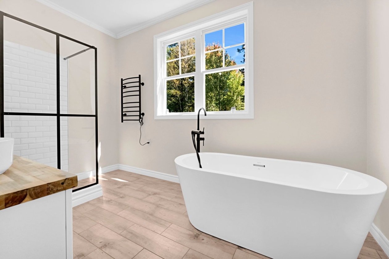 Salle de bains — 827 Av. Ste-Brigitte, Sainte-Brigitte-de-Laval