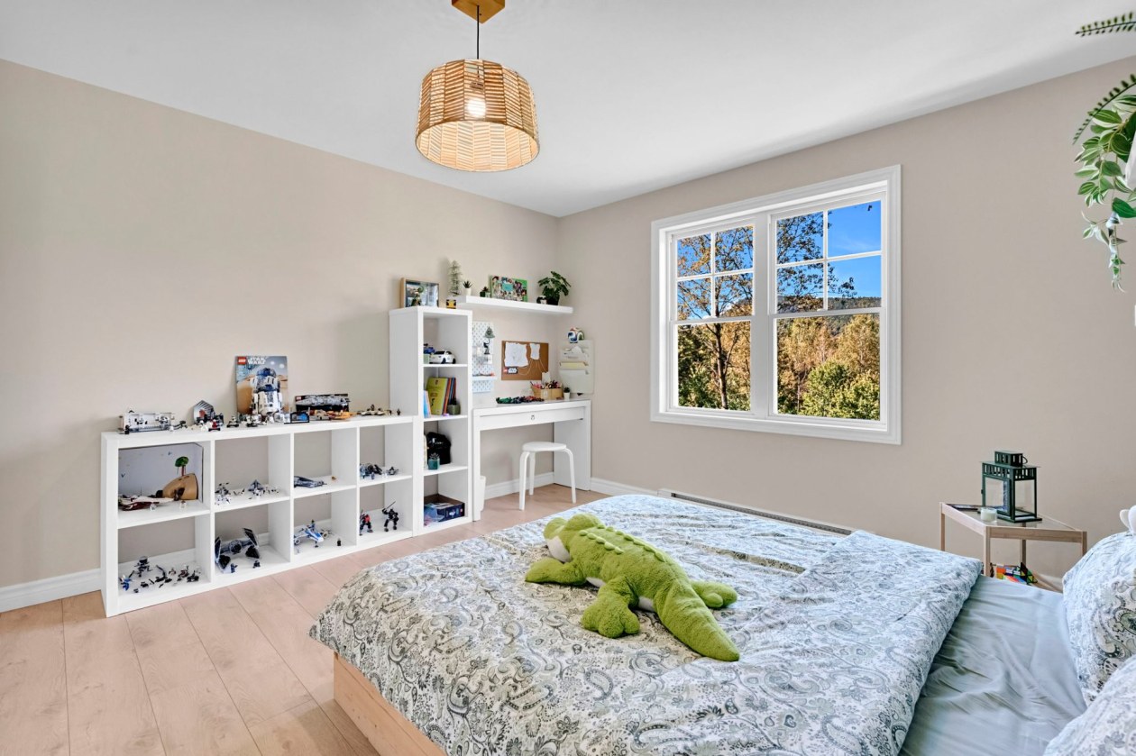 Chambre à coucher — 827 Av. Ste-Brigitte, Sainte-Brigitte-de-Laval