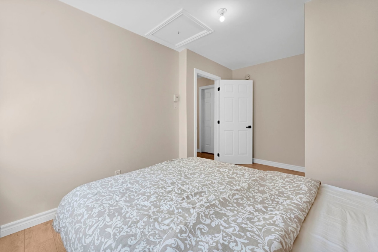 Chambre à coucher — 827 Av. Ste-Brigitte, Sainte-Brigitte-de-Laval