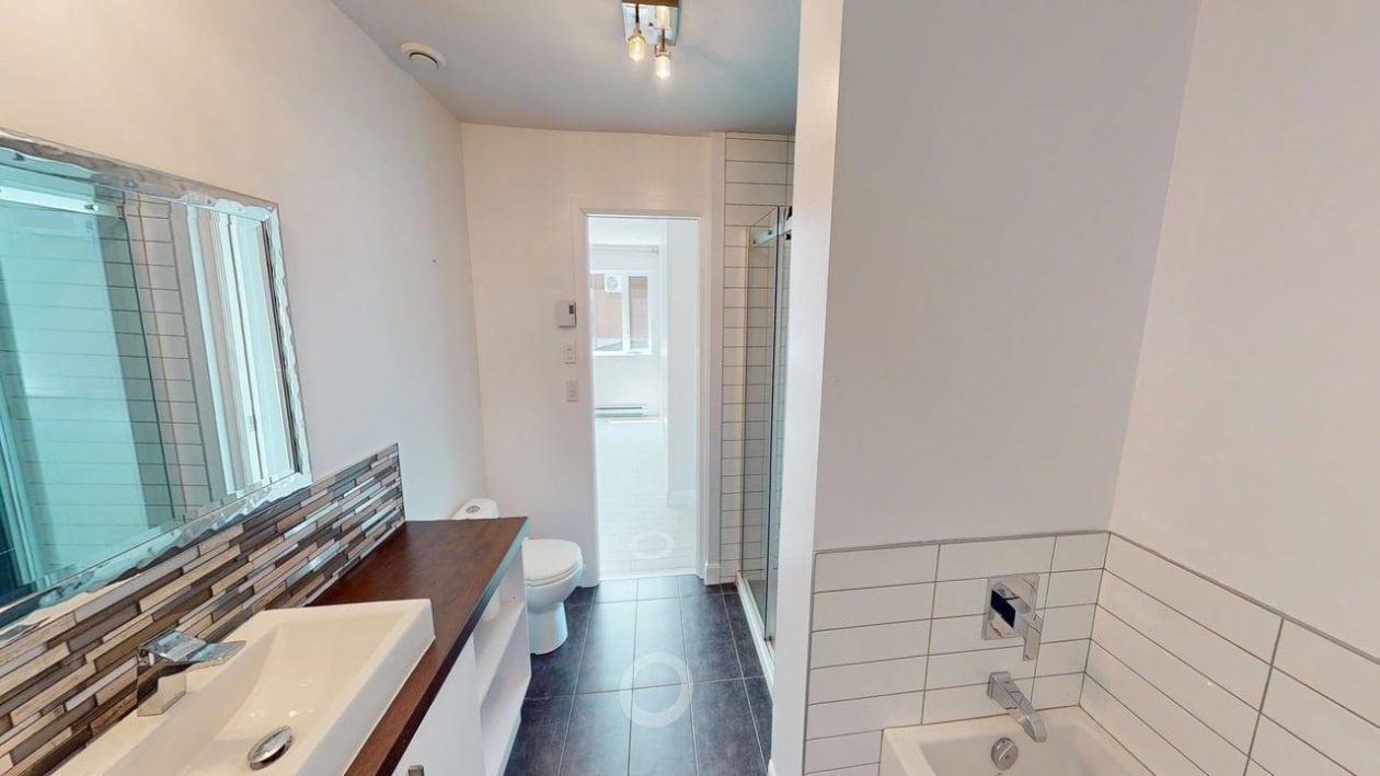 Salle de bains — 130D Rue du Domaine-sur-le-Golf, Saguenay
