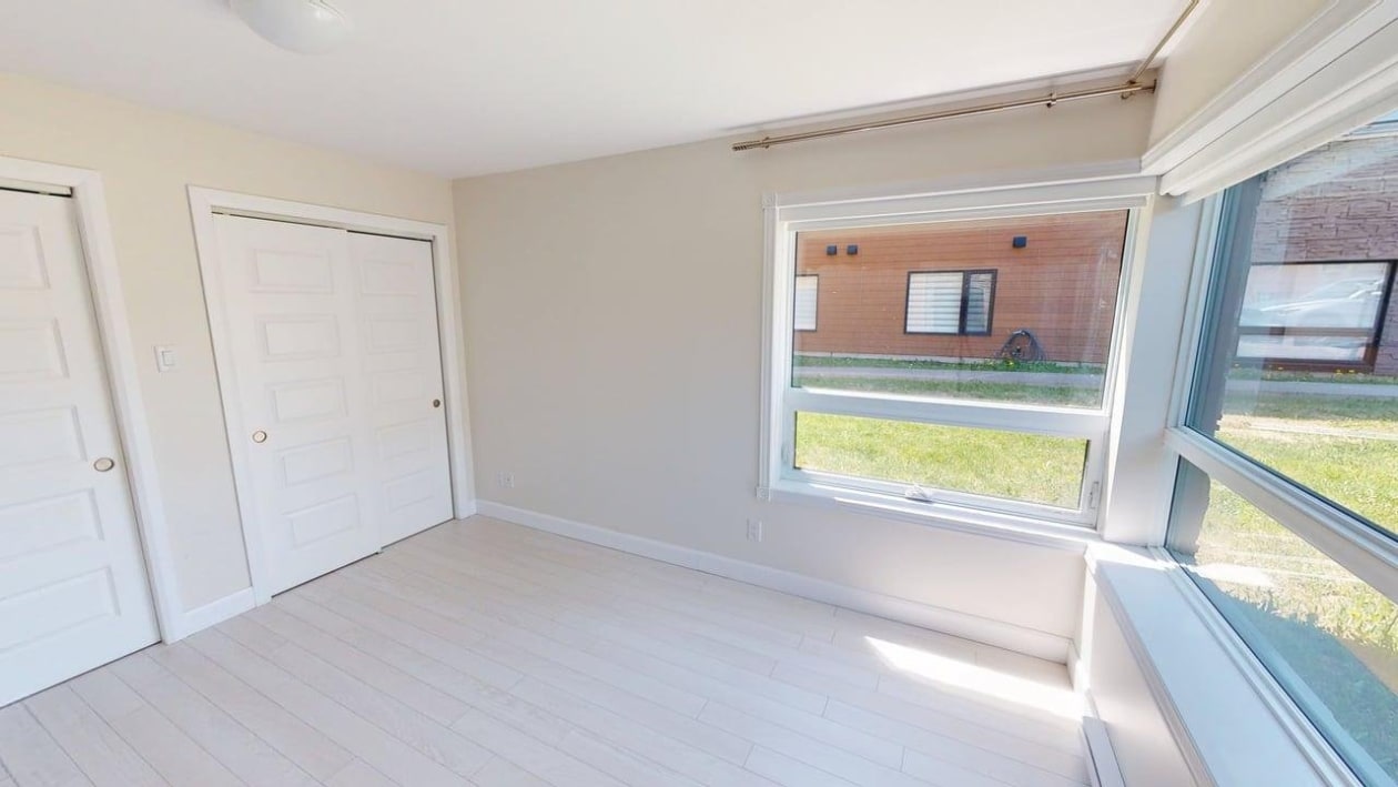 Chambre à coucher principale — 130D Rue du Domaine-sur-le-Golf, Saguenay