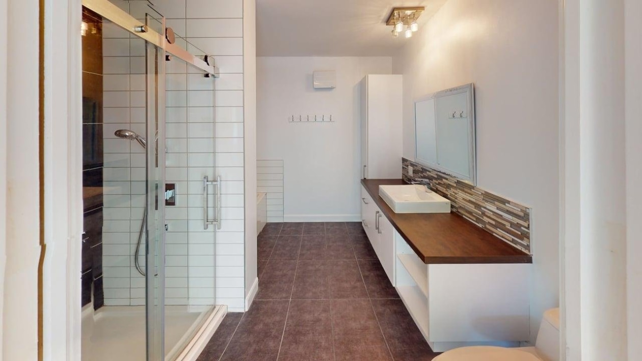 Salle de bains — 130D Rue du Domaine-sur-le-Golf, Saguenay