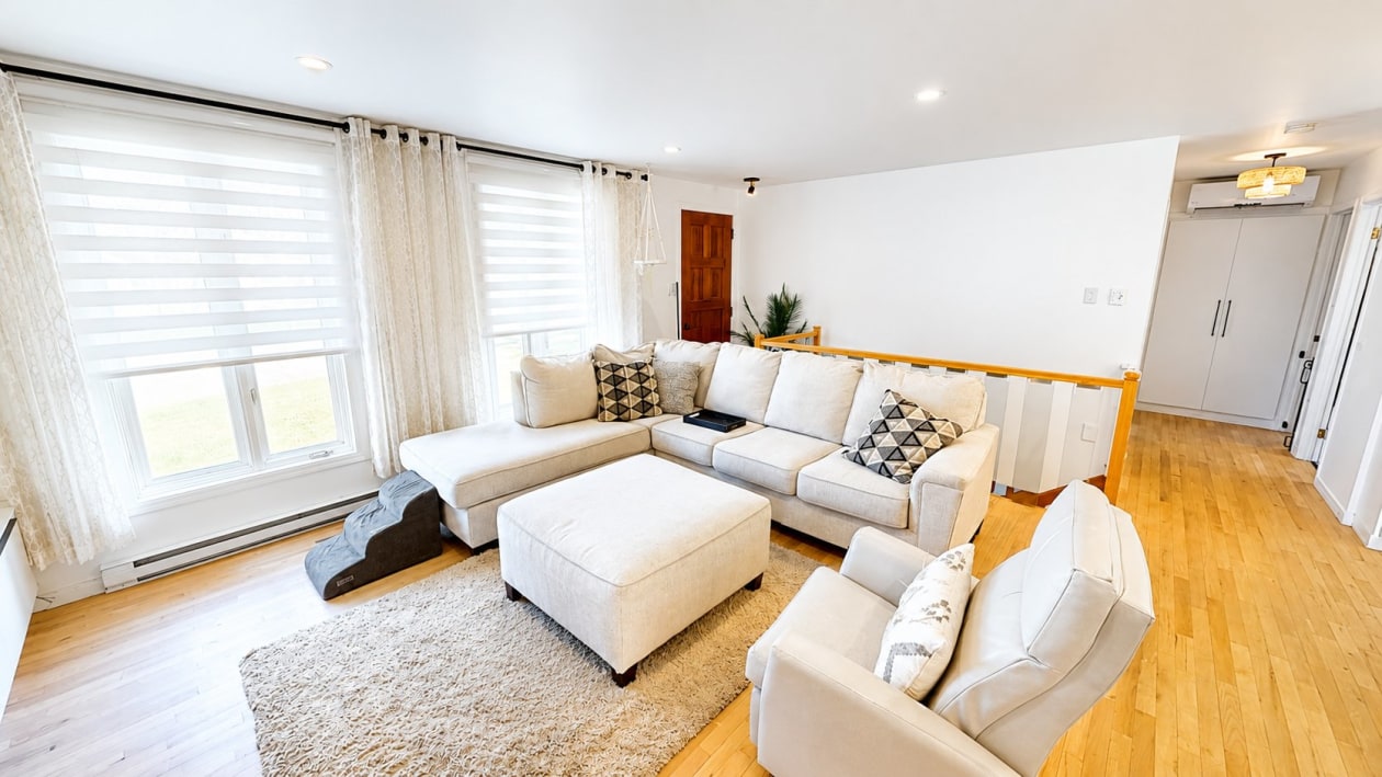 Salon — 3647 Rue Ste-Catherine, Saguenay