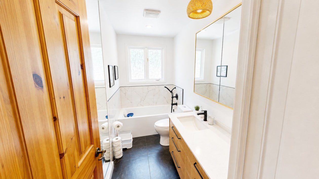 Salle de bains — 3647 Rue Ste-Catherine, Saguenay