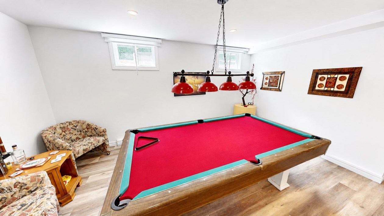 Salle de jeux — 3647 Rue Ste-Catherine, Saguenay