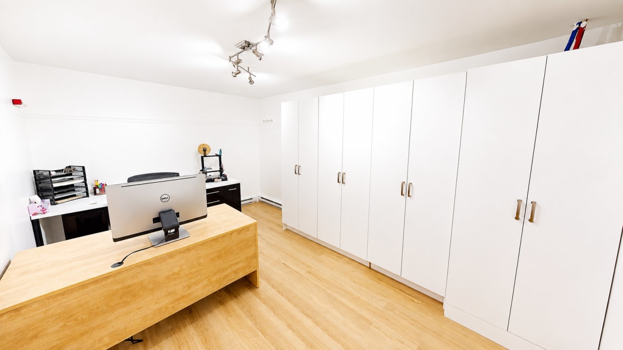 Bureau — 3647 Rue Ste-Catherine, Saguenay