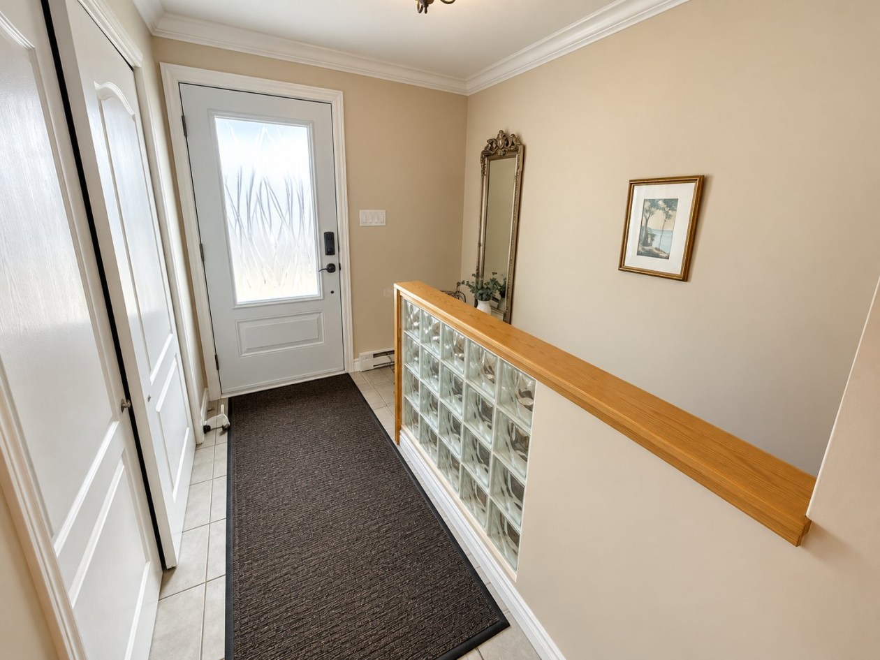 Hall d'entrée — 983 Boul. de l'Anse, Roberval