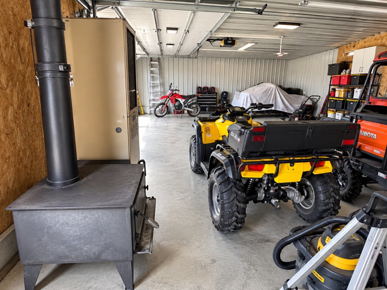 Garage — 983 Boul. de l'Anse, Roberval