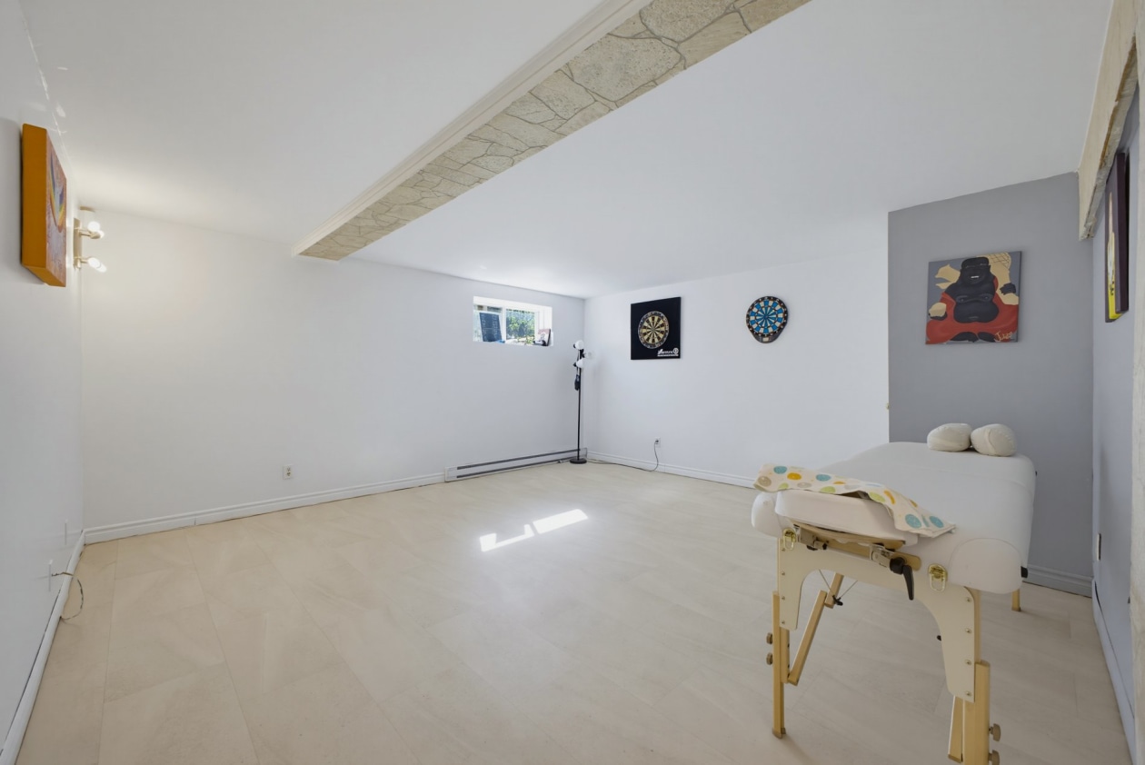 Salle familiale — 673 Rue des Prés, Saint-Lin/Laurentides