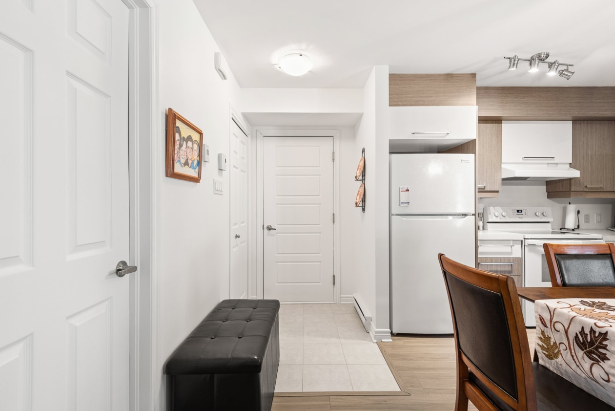 Hall d'entrée — 3076 Rue Ste-Madeleine, Sainte-Marthe-sur-le-Lac