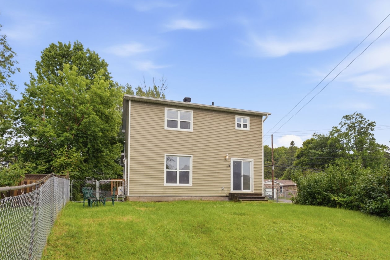 Face arrière — 809 Boul. St-René E., Gatineau