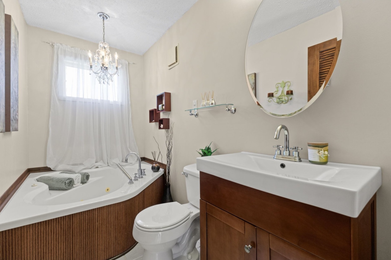 Salle de bains — 16 Rue Beaudoin, La Pêche
