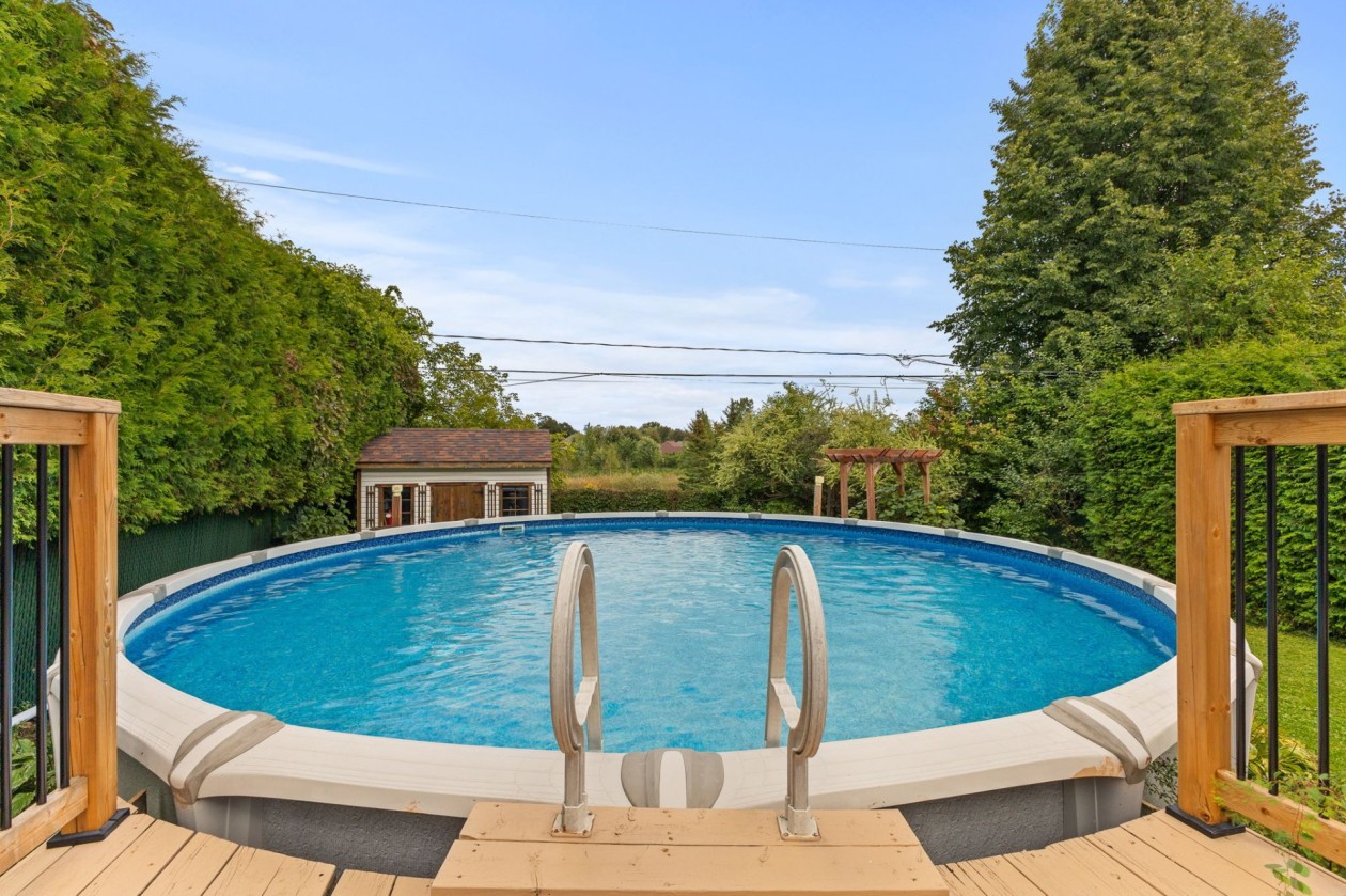 Piscine — 39 Rue de la Petite-Nation, Gatineau