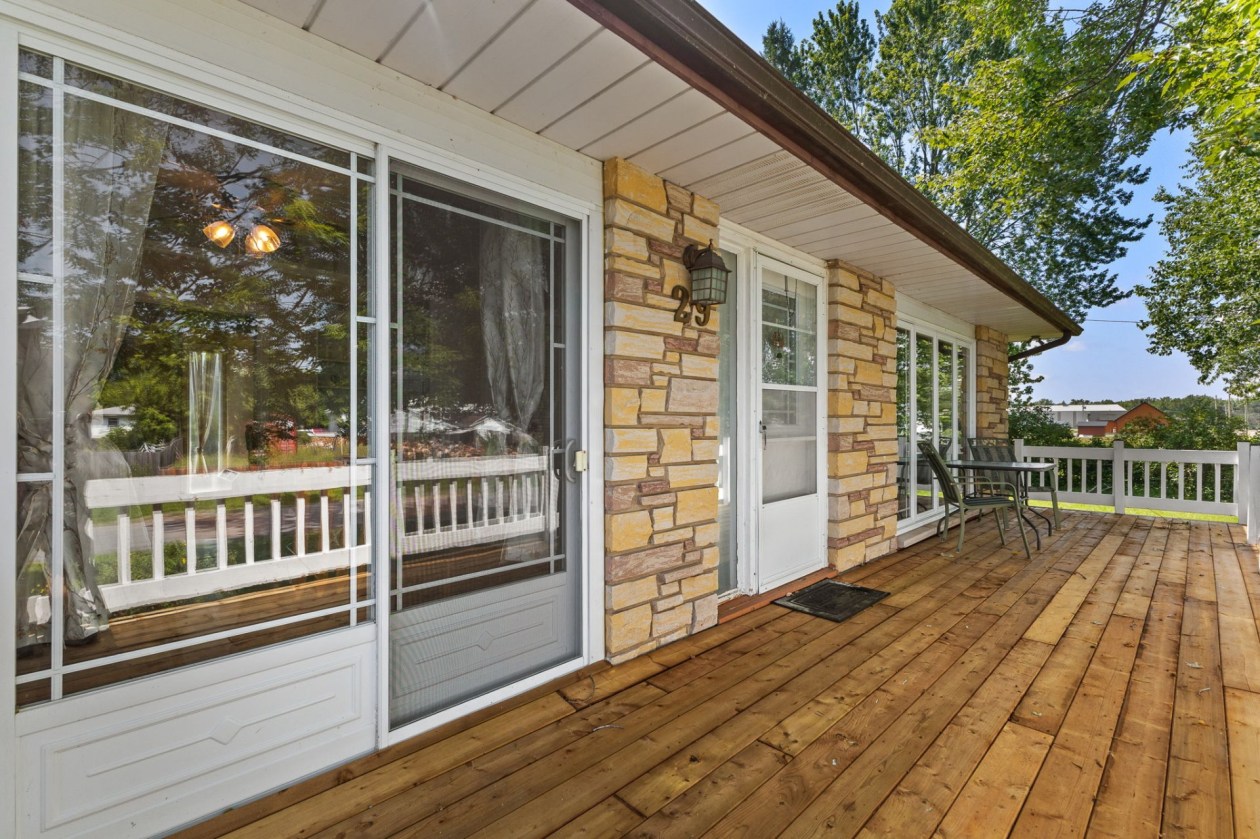 Balcon — 29 Rue Proudfoot, Fort-Coulonge