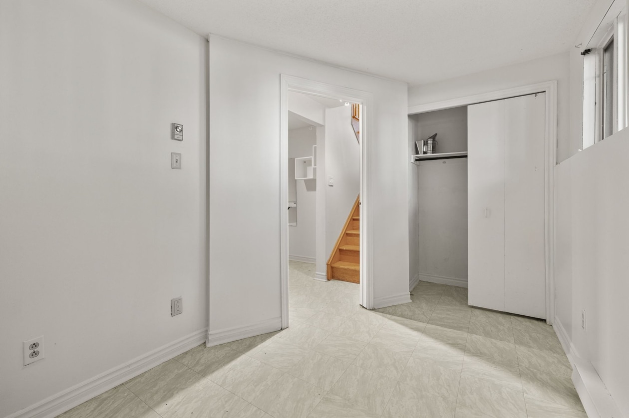 Boudoir — 244 Av. du Bois-Franc, Gatineau