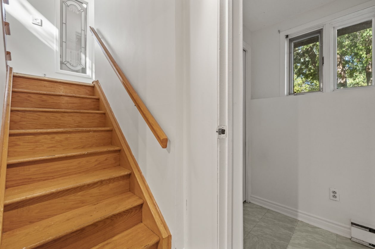 Escalier — 244 Av. du Bois-Franc, Gatineau
