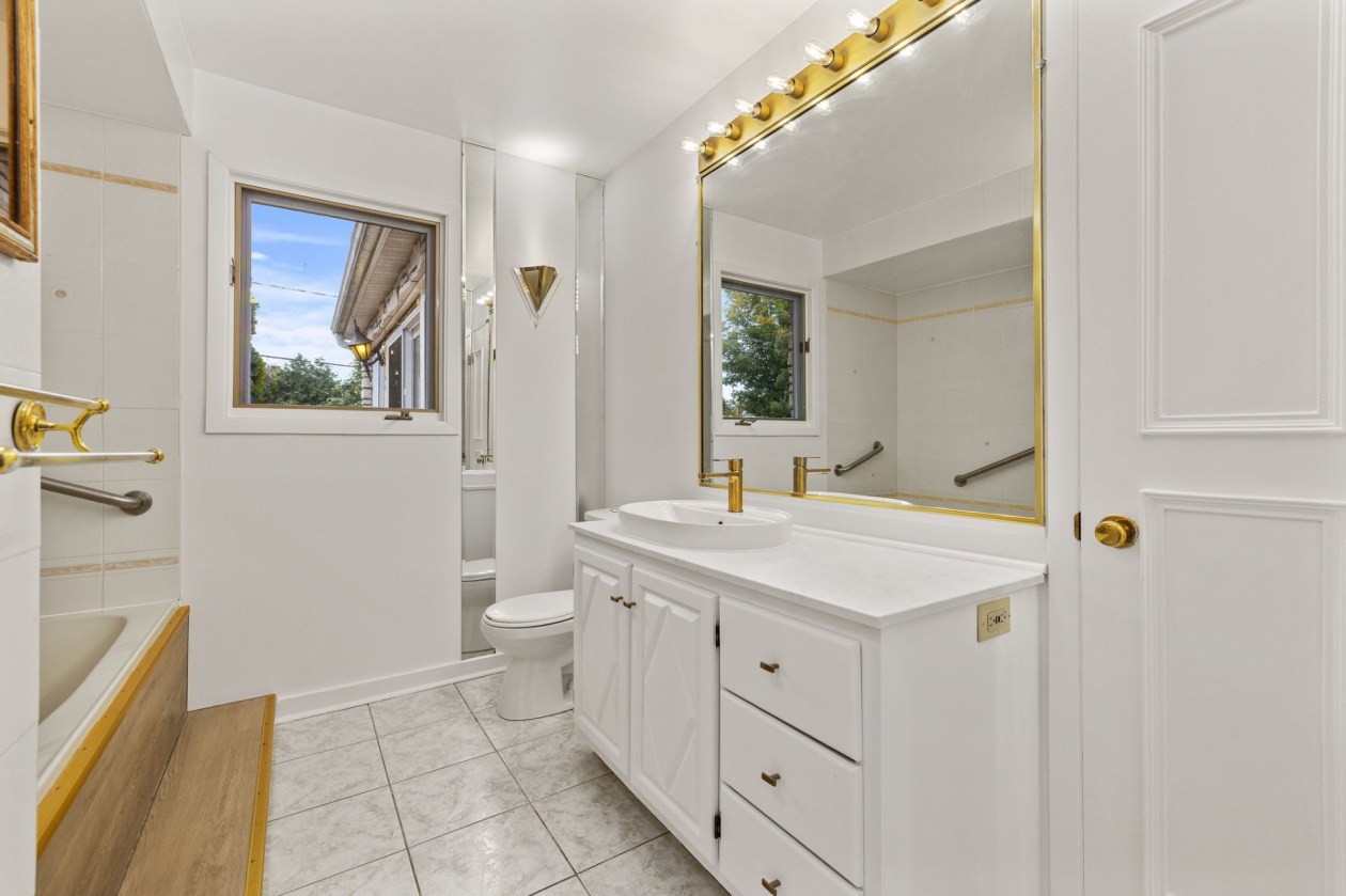 Salle de bains — 15 Rue de la Normandie, Gatineau