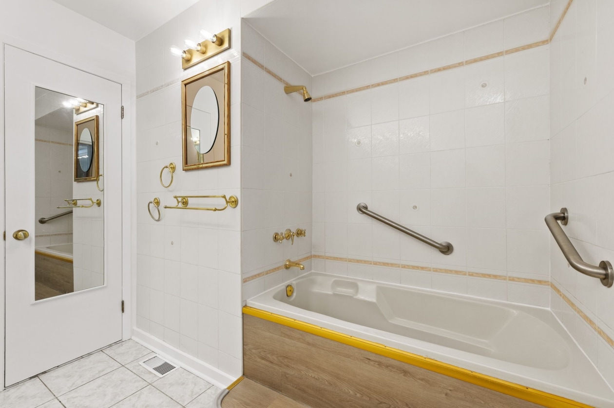 Salle de bains — 15 Rue de la Normandie, Gatineau