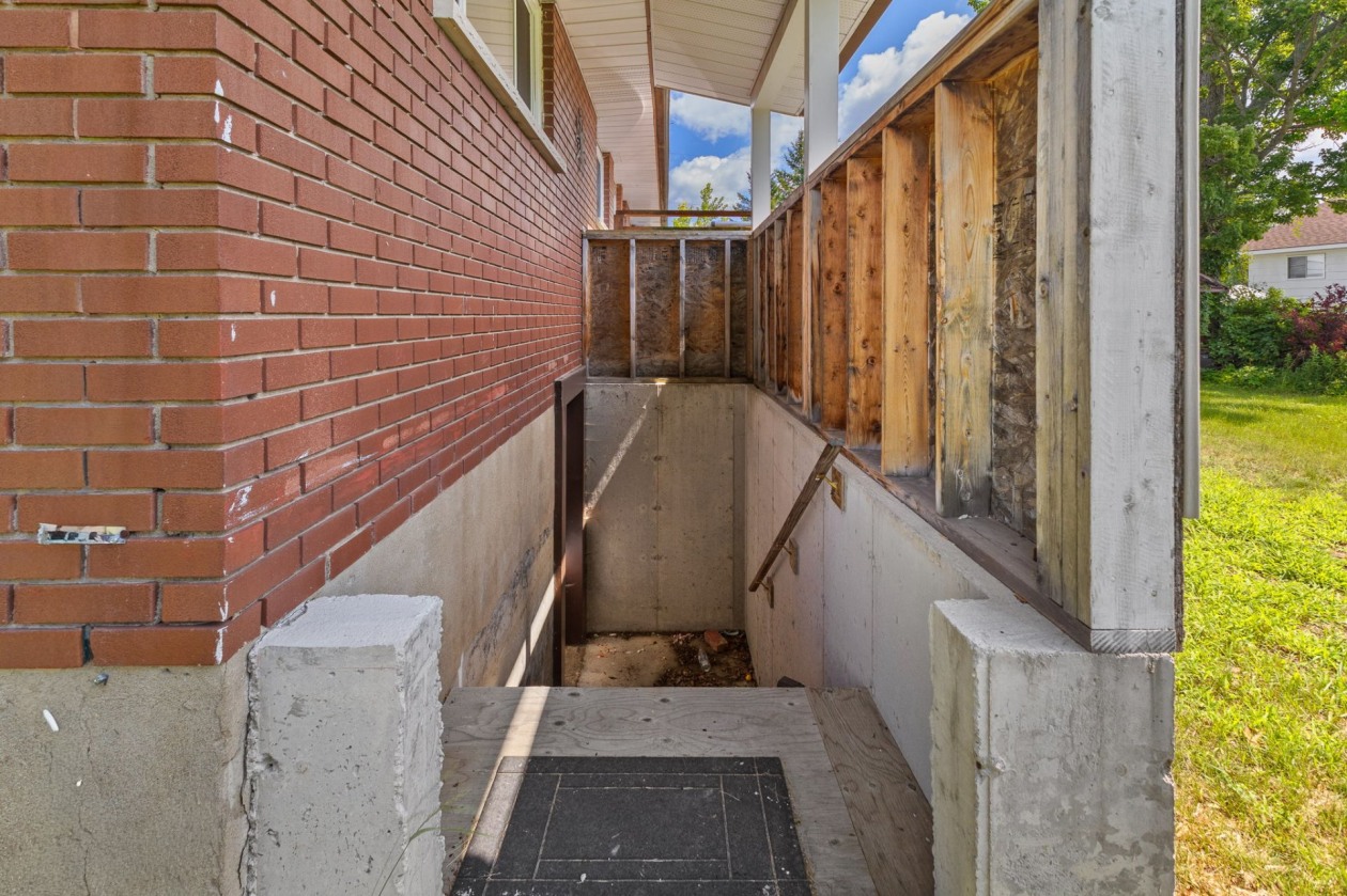 Entrée extérieure — 29 Rue Proudfoot, Fort-Coulonge