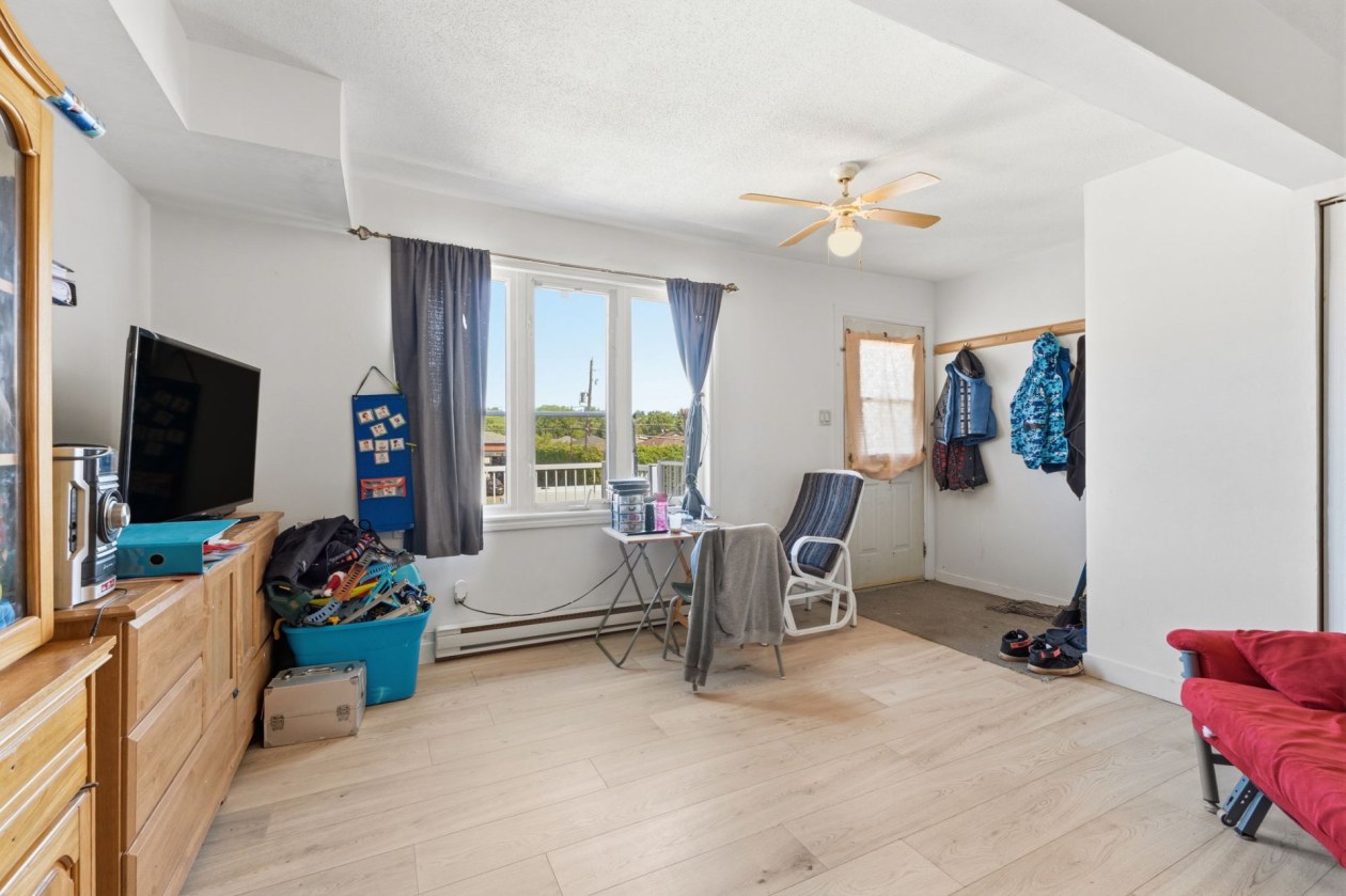 Salon — 360 Rue Du Vigneau, Gatineau