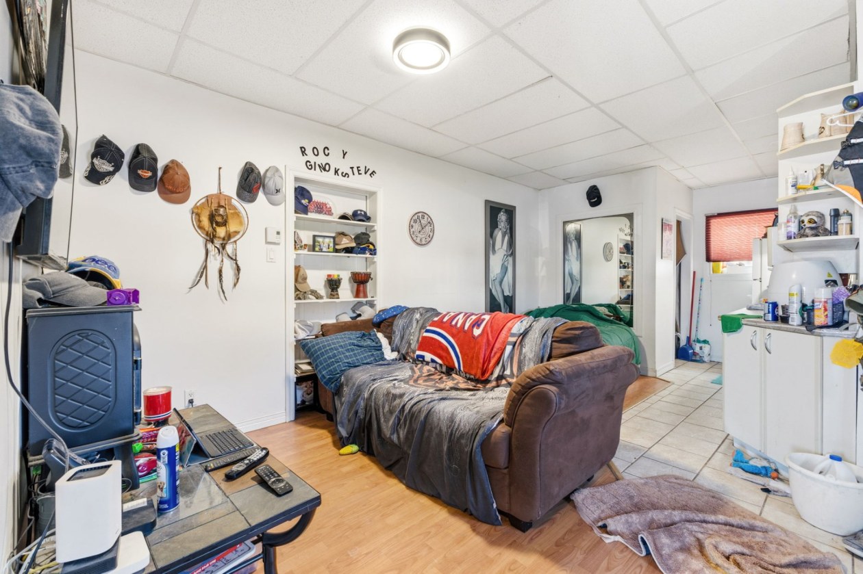 Salon — 360 Rue Du Vigneau, Gatineau