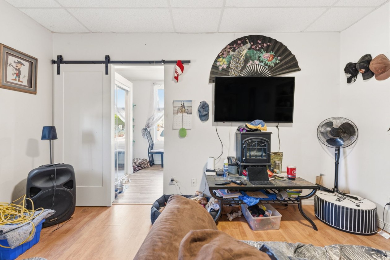 Salon — 360 Rue Du Vigneau, Gatineau
