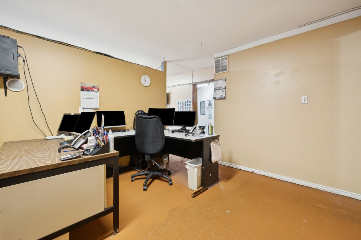 Bureau — 1712, Ch. du Lac-des-Loups, Pontiac, J0X2V0, Pontiac
