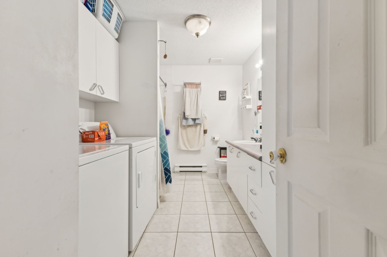Salle de bains — 1180 Rue de Neuville, Gatineau