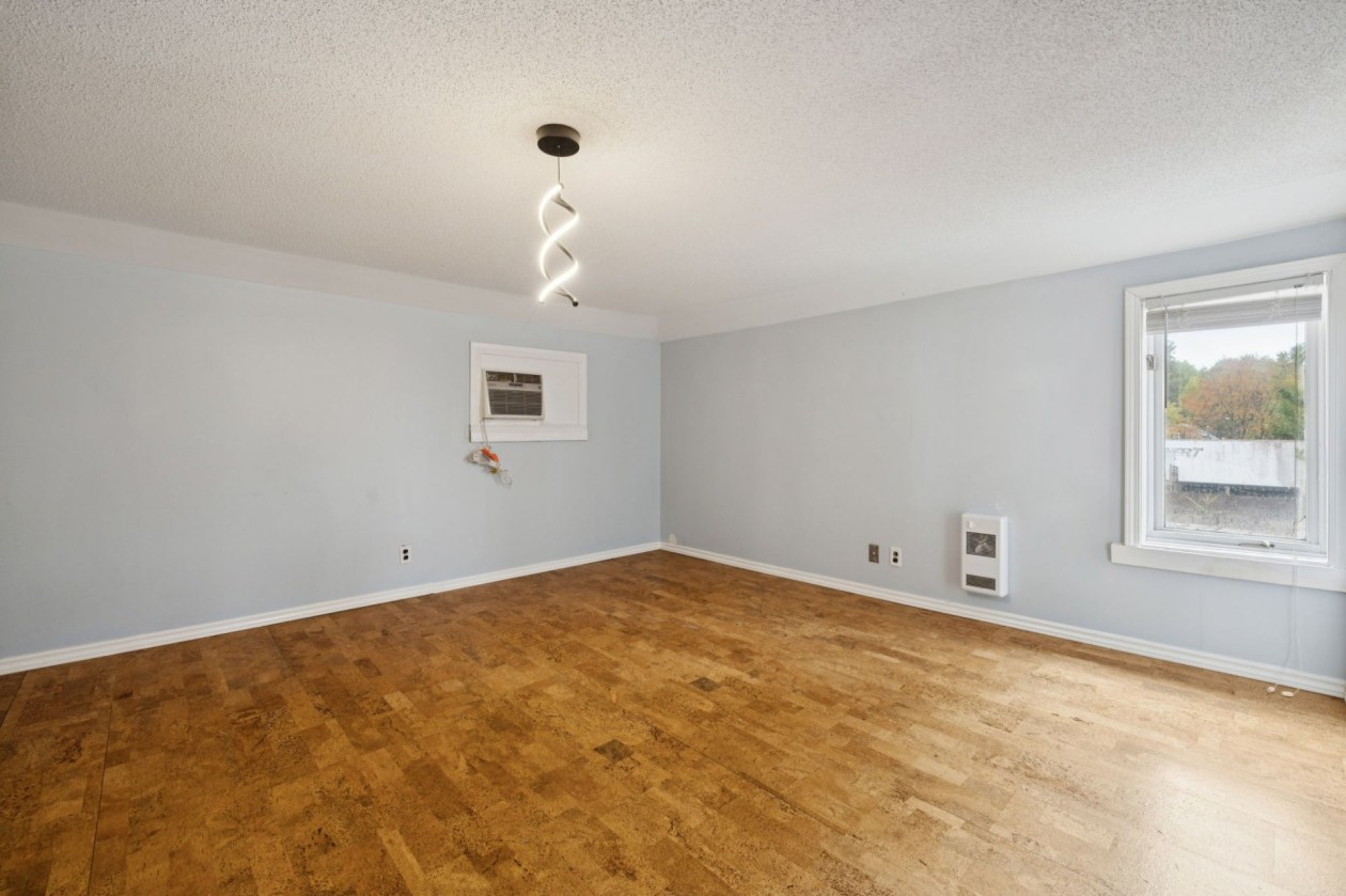 Chambre à coucher — 1712, Ch. du Lac-des-Loups, Pontiac, J0X2V0, Pontiac