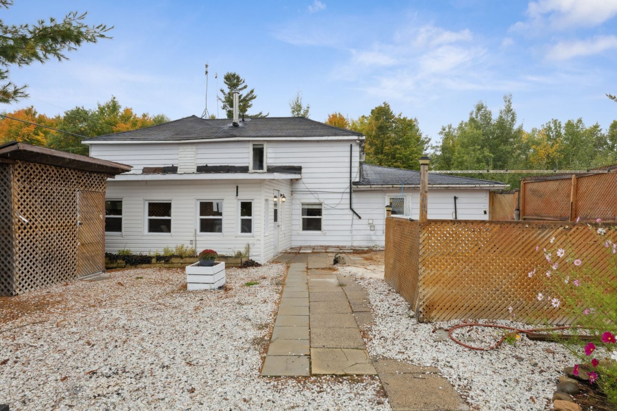 Cour — 1712, Ch. du Lac-des-Loups, Pontiac, J0X2V0, Pontiac