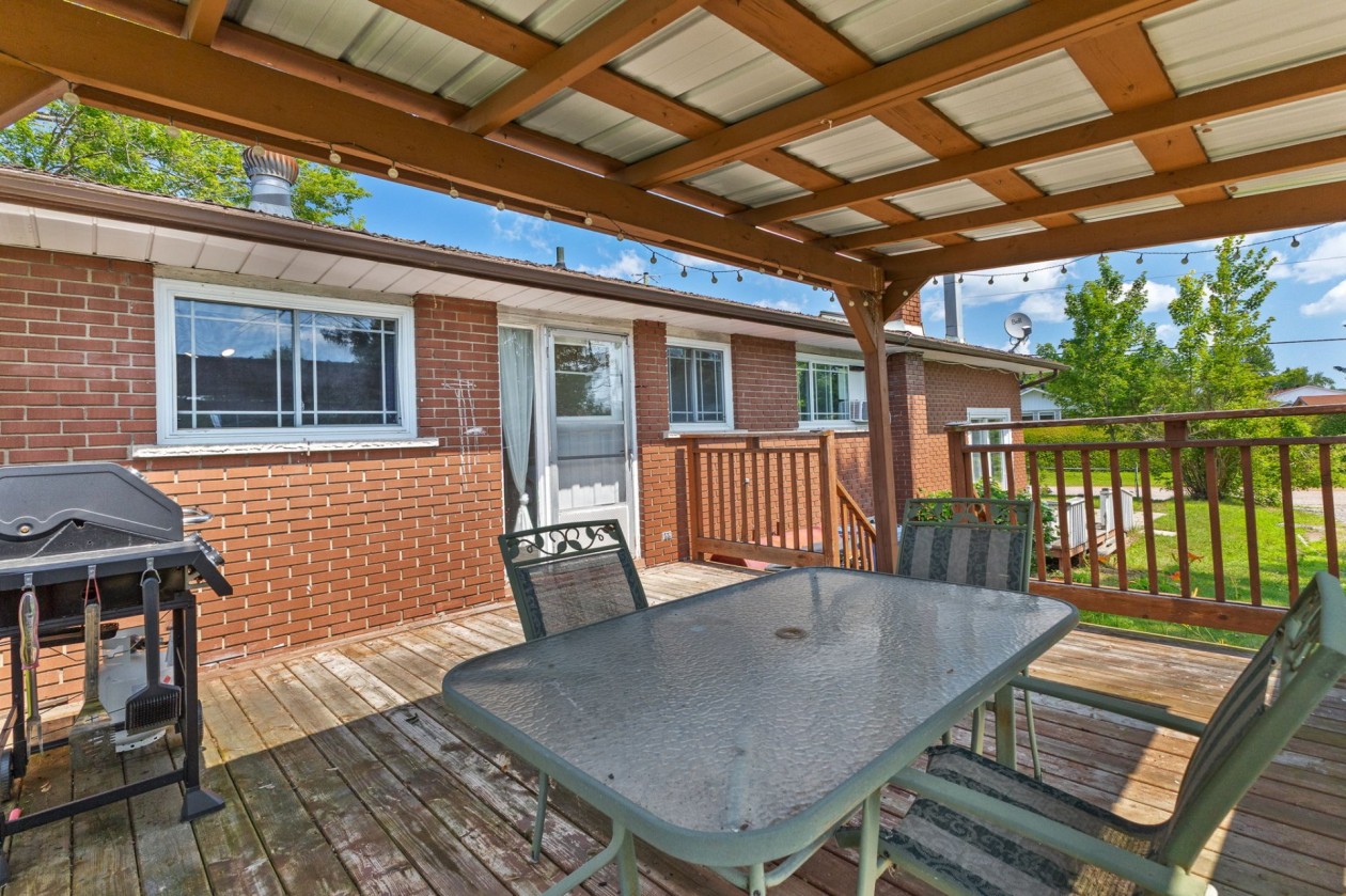 Balcon — 29 Rue Proudfoot, Fort-Coulonge
