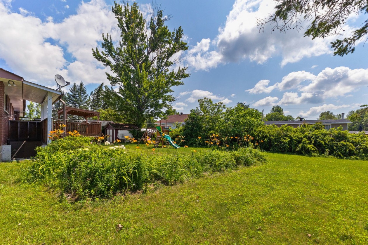 Cour — 29 Rue Proudfoot, Fort-Coulonge