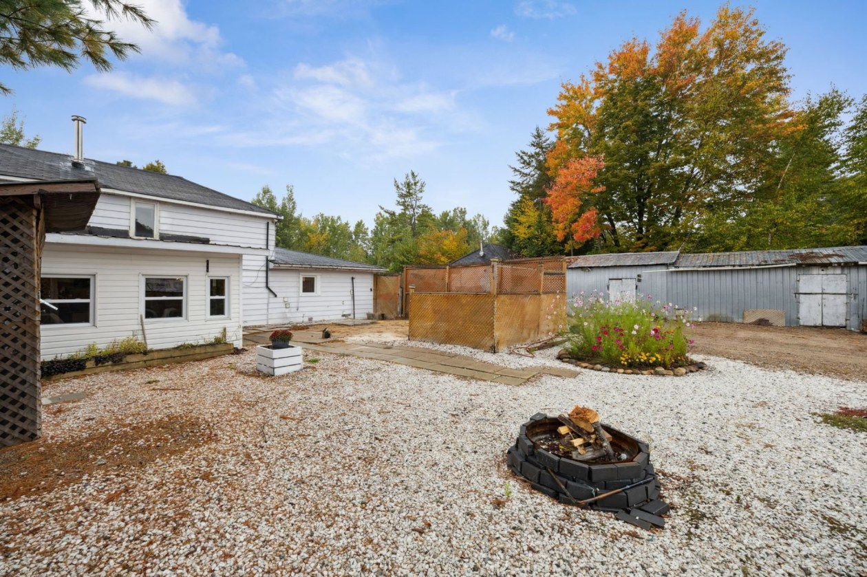 Cour — 1712, Ch. du Lac-des-Loups, Pontiac, J0X2V0, Pontiac